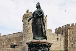 Päiväretki Lontoosta: Windsorin linna, Stonehenge ja Bath
