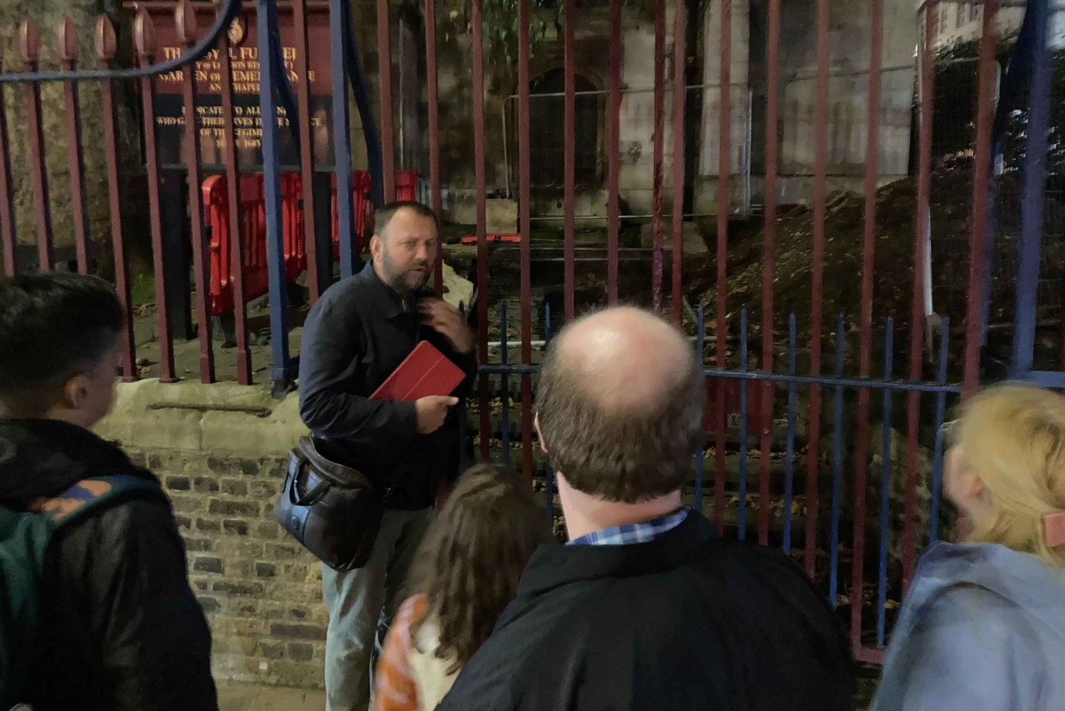 Excursão mal-assombrada a pé à noite pelos fantasmas e o passado macabro de Londres