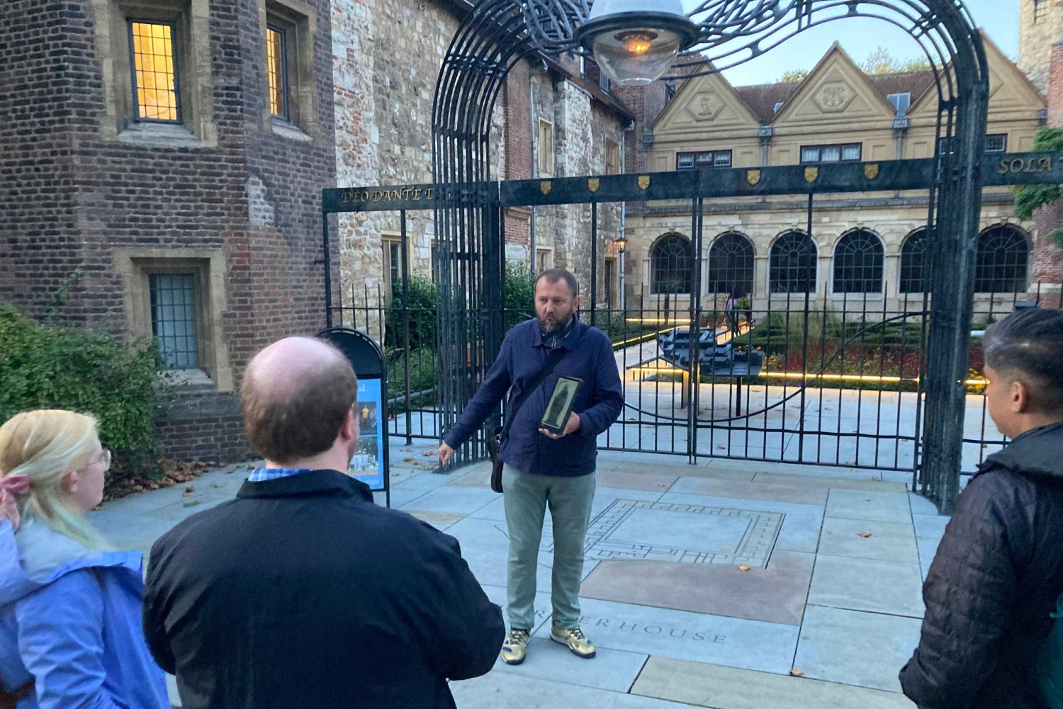 Excursão mal-assombrada a pé à noite pelos fantasmas e o passado macabro de Londres