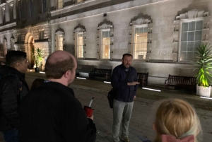 Excursão mal-assombrada a pé à noite pelos fantasmas e o passado macabro de Londres