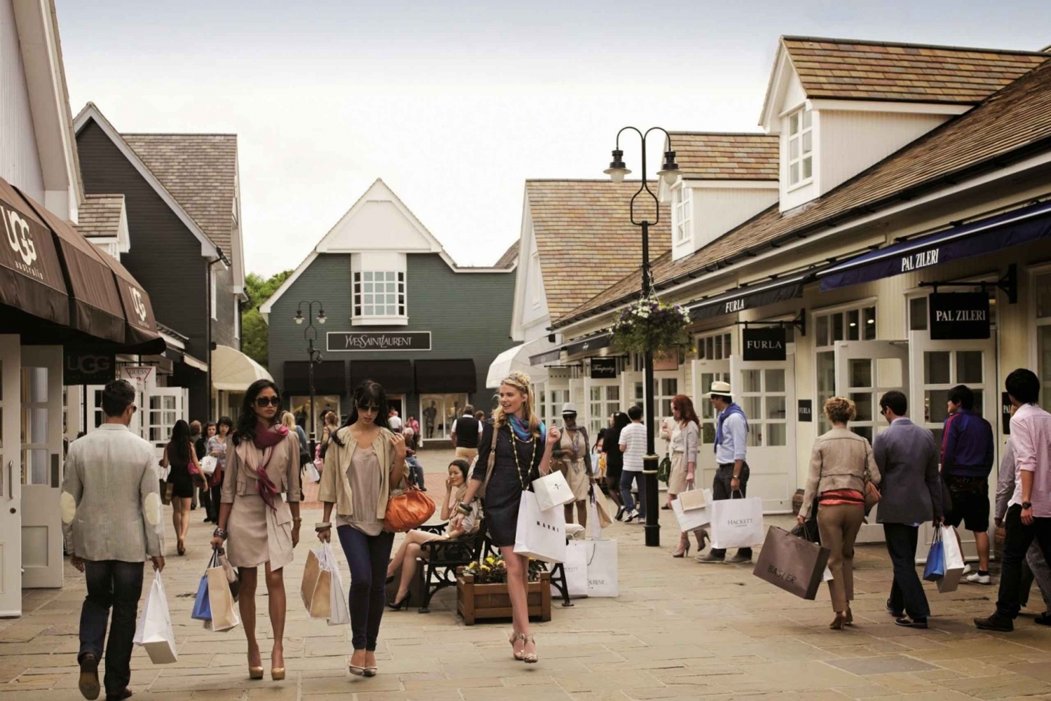 Luxury Shopping Return Transfers to Bicester Village