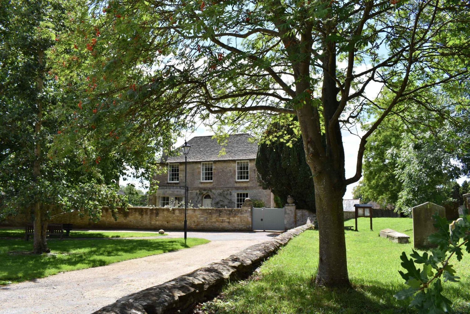 パブでのランチを含む、プライベートなダウントン アビー 1 日ツアー