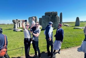 Private Tour to Stonehenge, Bath and The Cotswolds