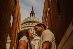 Christmas in London Romantic Photoshoot In Iconic Landmarks