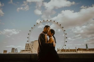 Christmas in London Romantic Photoshoot In Iconic Landmarks