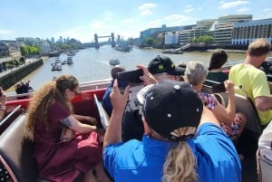 London: Guided Sightseeing Tour on a Vintage Open-Top Bus