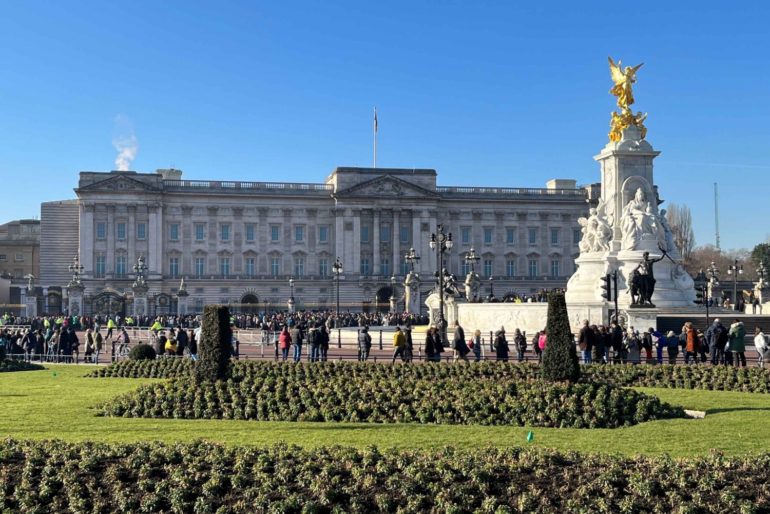royal family tours london
