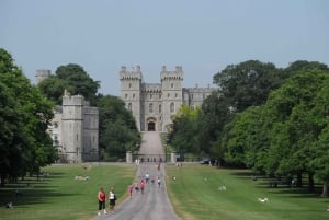 Tour privato del Castello Reale di Windsor e di Stonehenge con pass