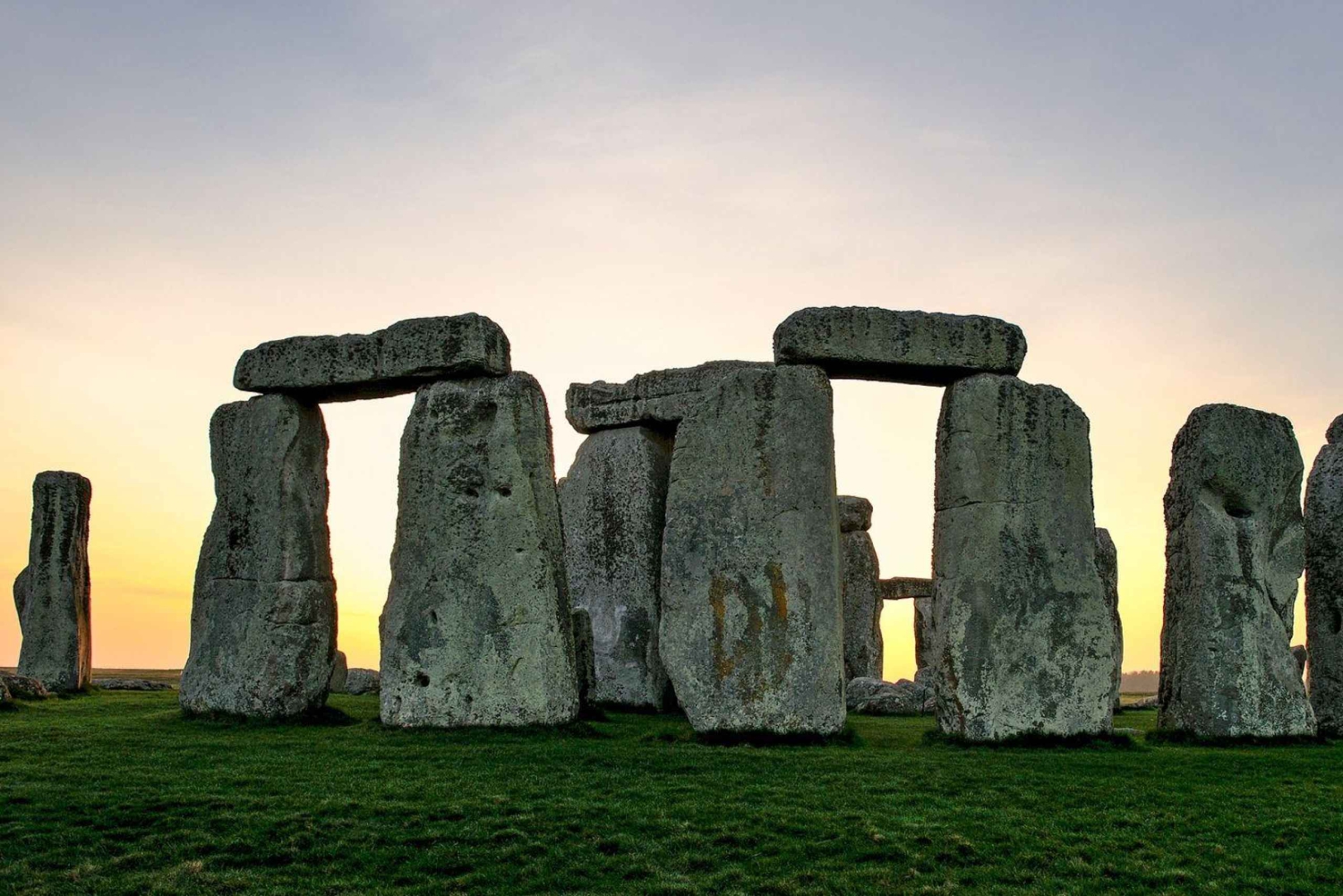 Stonehenge et Bath : excursion d'une journée en autocar au départ de Londres