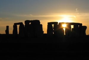 Stonehengen yksityinen auringonlaskun kierros Lacockin ja Bathin kanssa