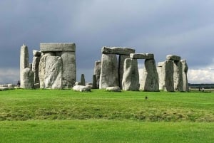 Stonehenge Tour Privado al Atardecer con Lacock y Bath