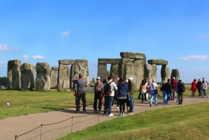 London: Stonehenge, Windsor, and Bath Day Trip by Bus