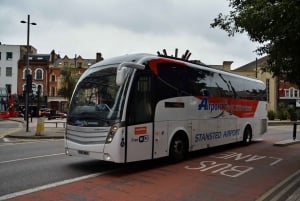 Stratford : transfert aller simple en bus vers/depuis l'aéroport de Londres Stansted