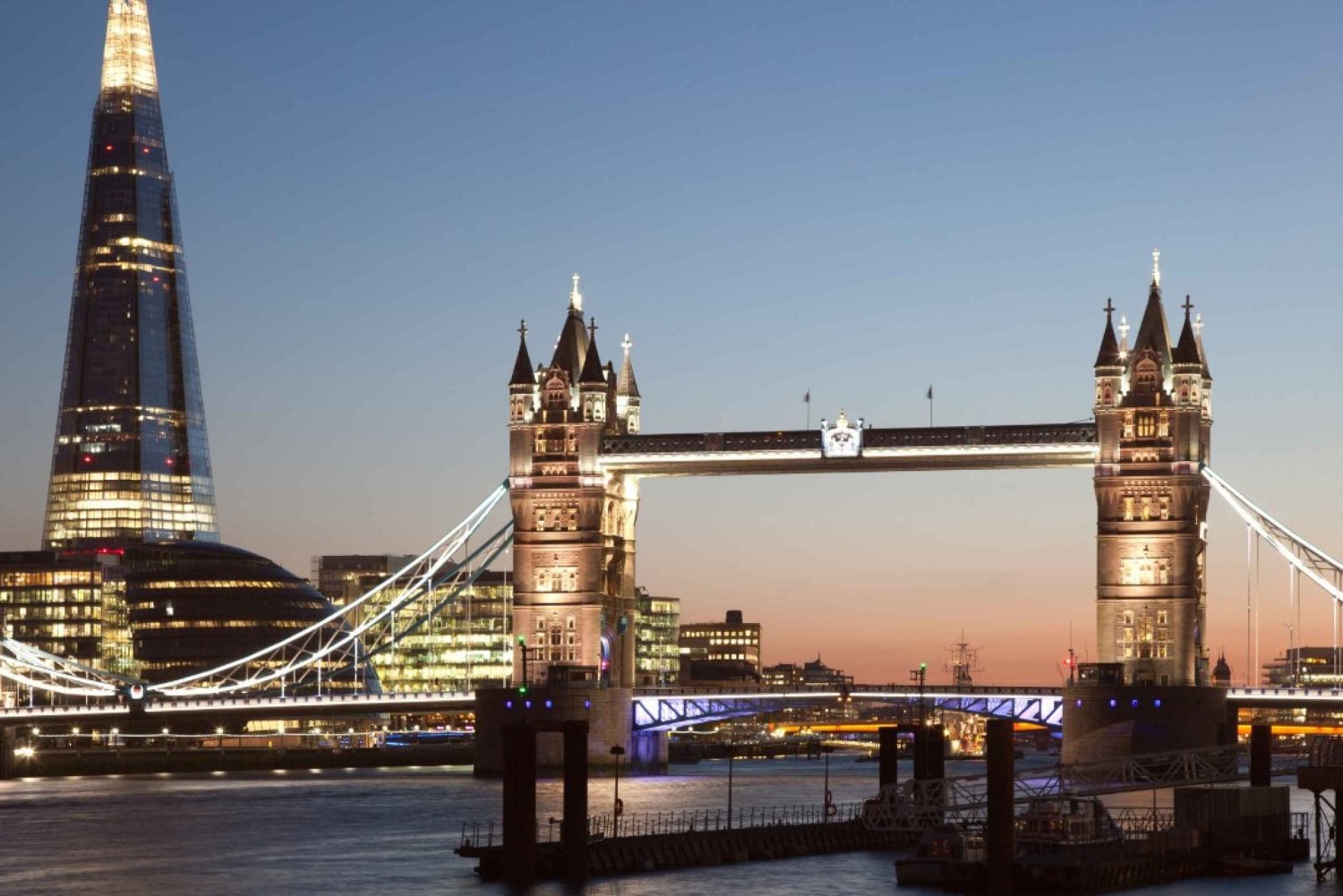 Tour della Torre di Londra, del Tower Bridge e dei docks di St. Katharine