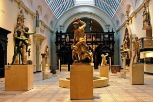 Lontoo: Victoria and Albert Museum: Itsestään opastettu äänikierros