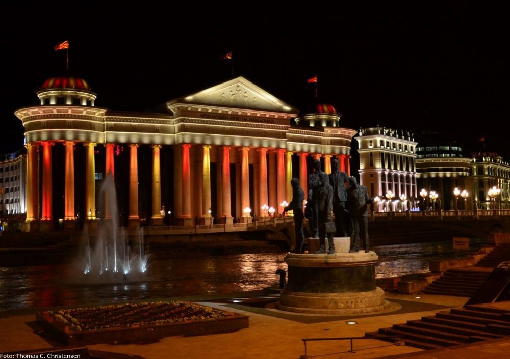 Skopje Centre at night (photo by: Thomas Chistensen)