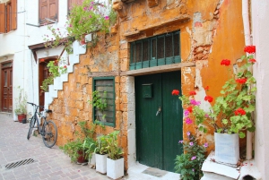 Chania: Self-Guided Scavenger Hunt and City Highlights Tour