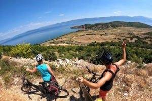 E-biking across the border, from Ohrid to Albania.