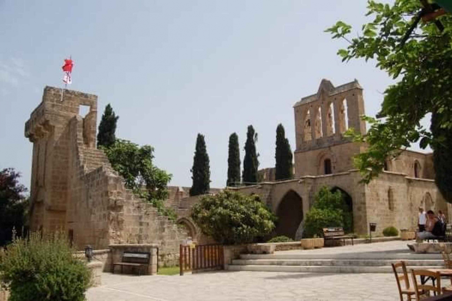 Fra Kyrenia: Halvdag St.Hilarion Castle & Bellapais Tour