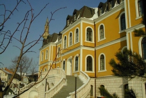 From Skopje: Guided Pristina Day Trip
