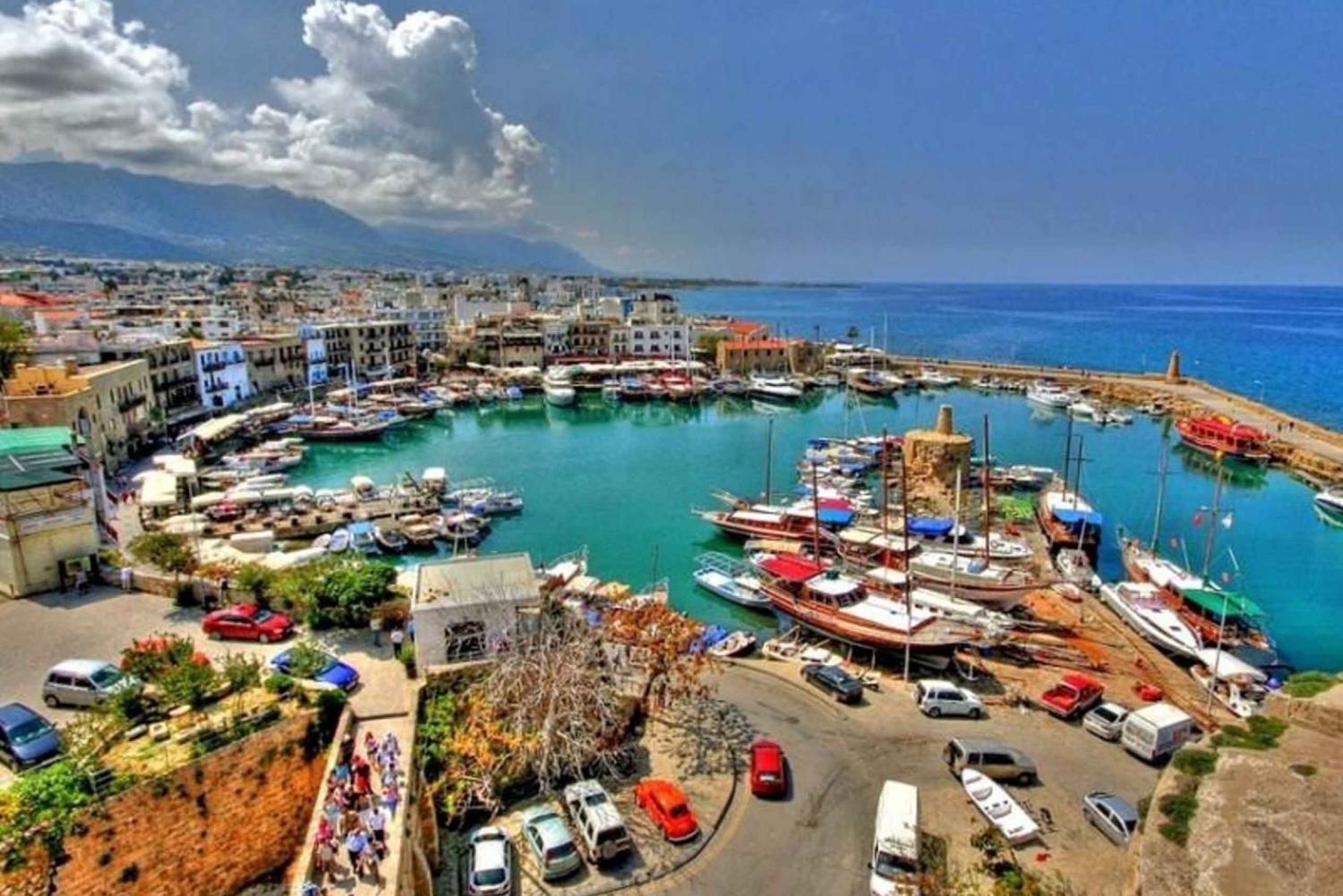 Kokopäiväretki Nikosiaan ja Kyreniaan: Kyrenia: Yksityinen retki Limassolista