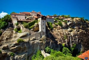 Meteora 2-Day Tour by Train from Thessaloniki