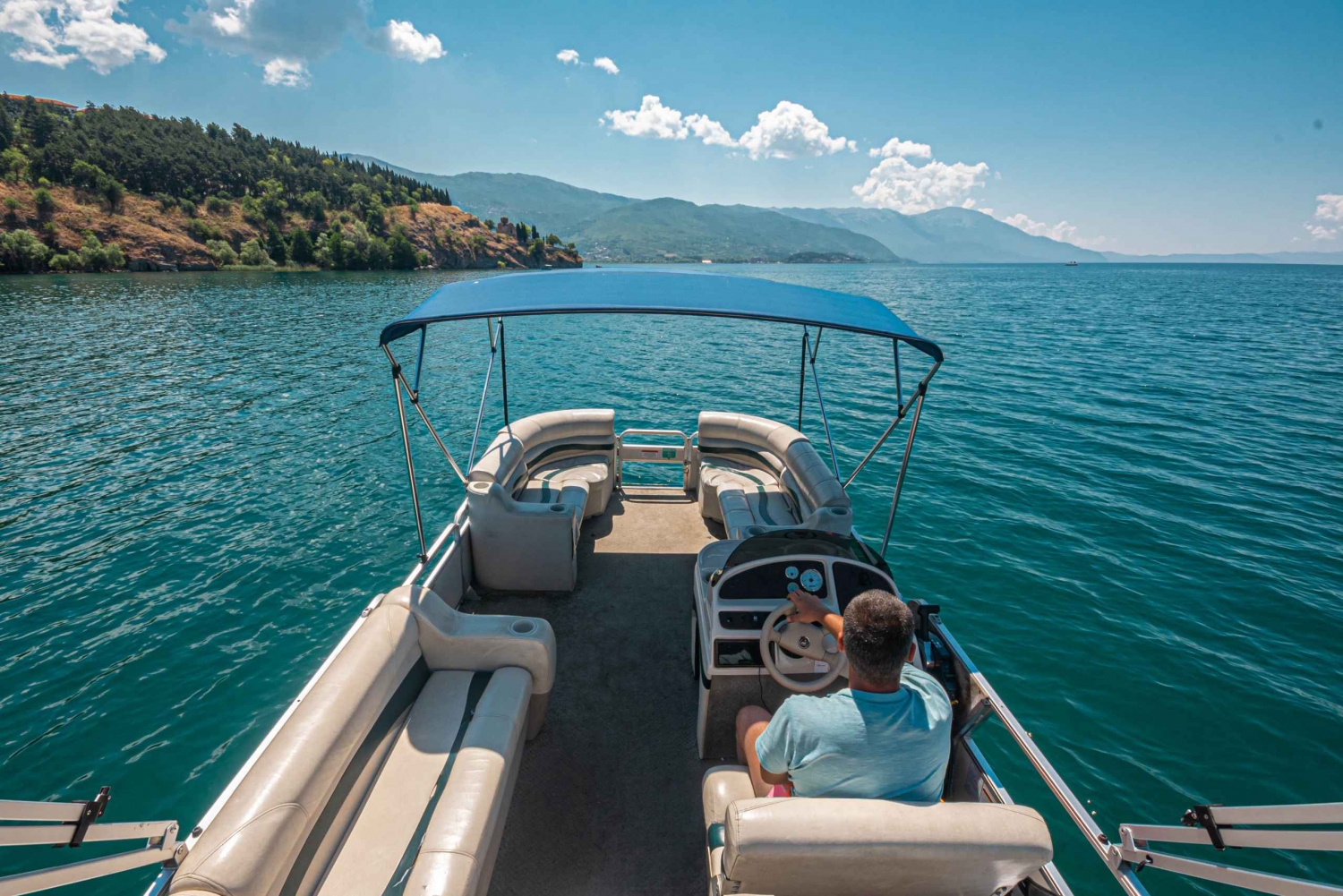 Ohrid: tour in barca di un'intera giornata sulla costa orientale e sul monastero di St. Naum