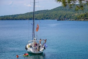 Halkidiki: Private Sailing Yacht Cruise Swim in Blue Waters