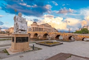 Skopje: Private City Walking Tour with Food Tasting