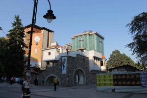 Skopje: privat halvdagsvandring i gamla och nya Skopje: En privat halvdagsvandring i gamla och nya Skopje