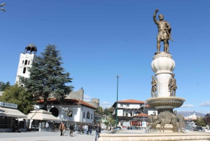 Skopje: excursão a pé privada de meio dia pelo antigo e pelo novo