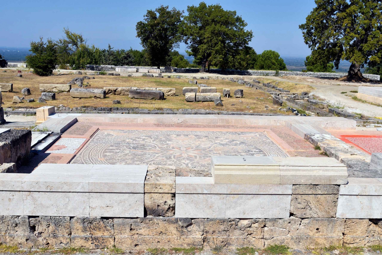 Vergina: Aigai Royal Tombs Admission Ticket and Audio Guide