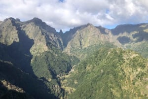 4 hours Unique Jeep Safari Tour to Pico do Arieiro, Madeira