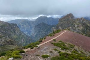 4 hours Unique Jeep Safari Tour to Pico do Arieiro, Madeira