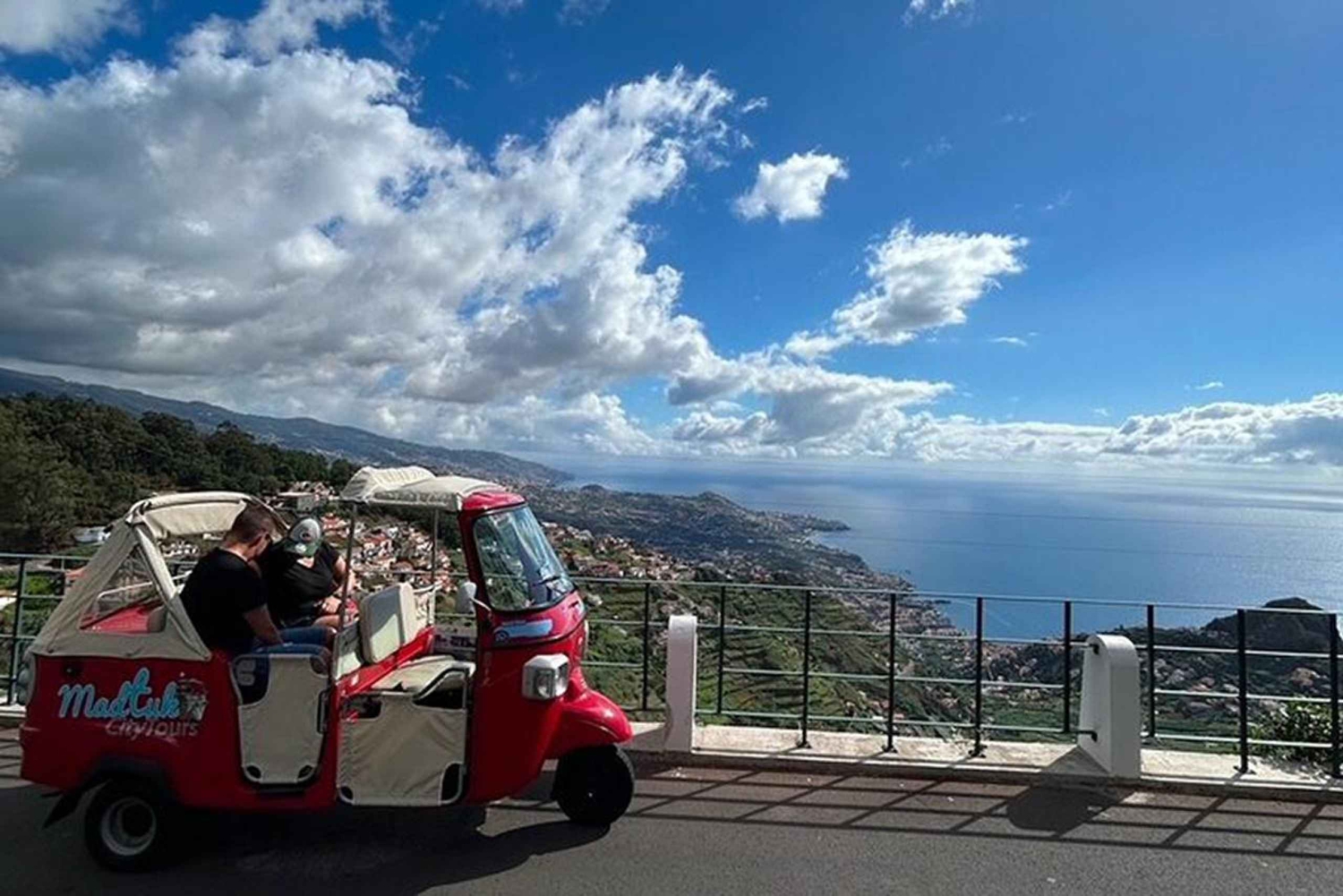 Cabo-Girão Skywalk + Tour en tuk-tuk por Câmara de Lobos con MadTuk