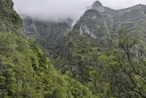 Caldeirão Verde: Queimadas PR9 Transfer Hike
