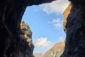 Tour in barca lungo la costa di Calheta