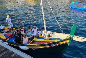 Funchal: Oförglömlig solnedgång på en typisk Xavelha-båt