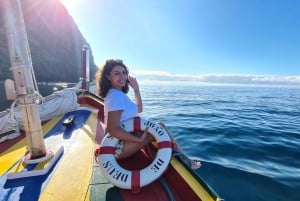 Funchal: Oförglömlig solnedgång på en typisk Xavelha-båt