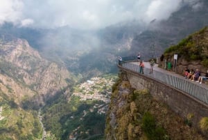 Do Funchal - Nun's Valley Tuk Tuk Tour (2h30)