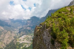 Do Funchal - Nun's Valley Tuk Tuk Tour (2h30)