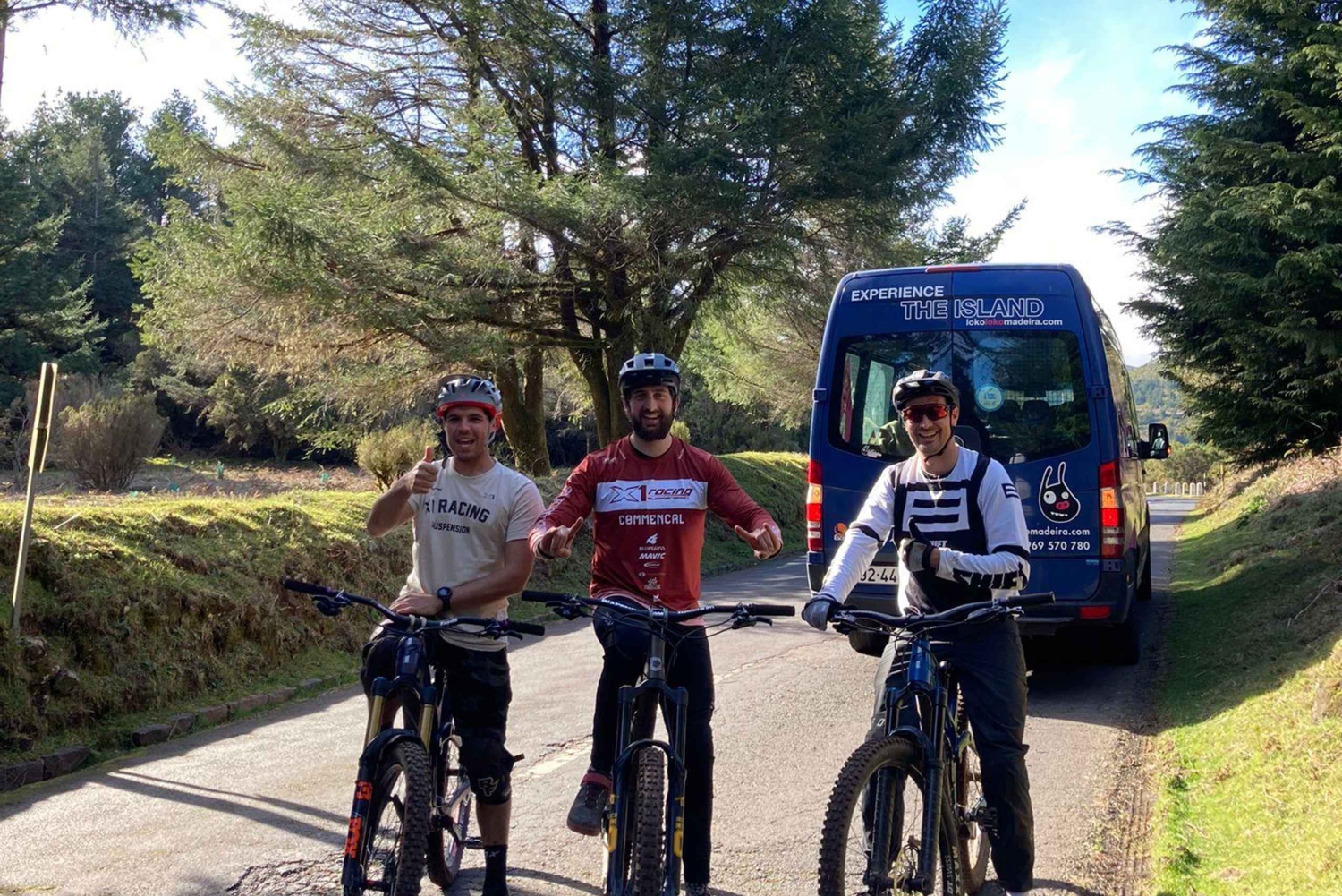 PASSEIO DE BICICLETA FÁCIL EM LEVADA