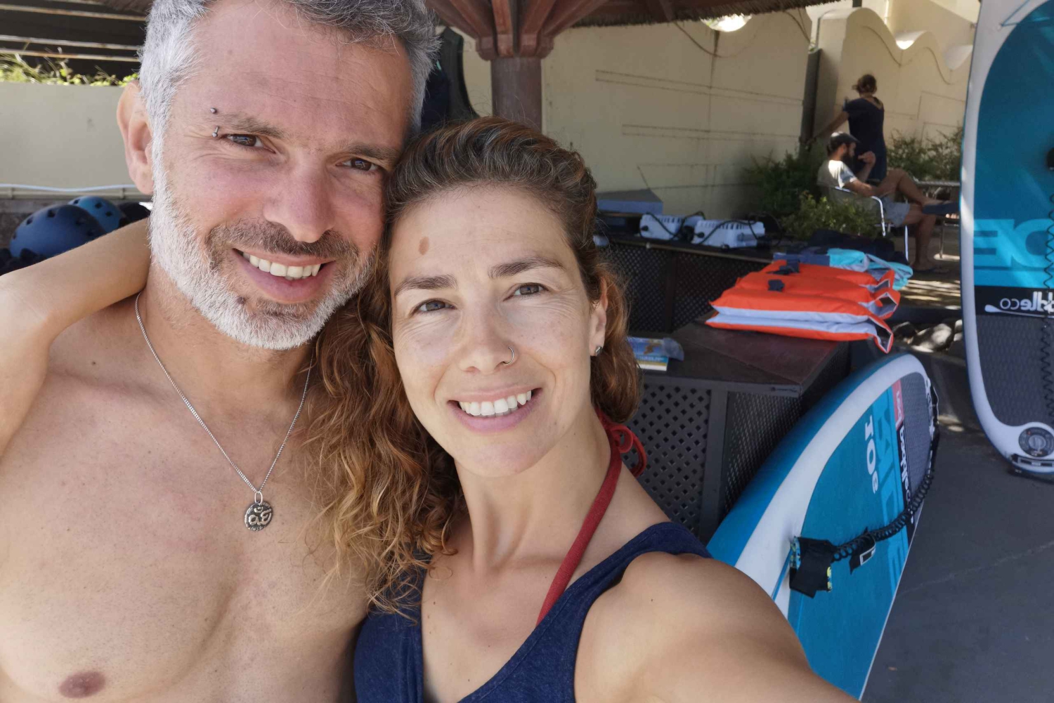 カリェタビーチでのエフォイル サーフボード レッスン