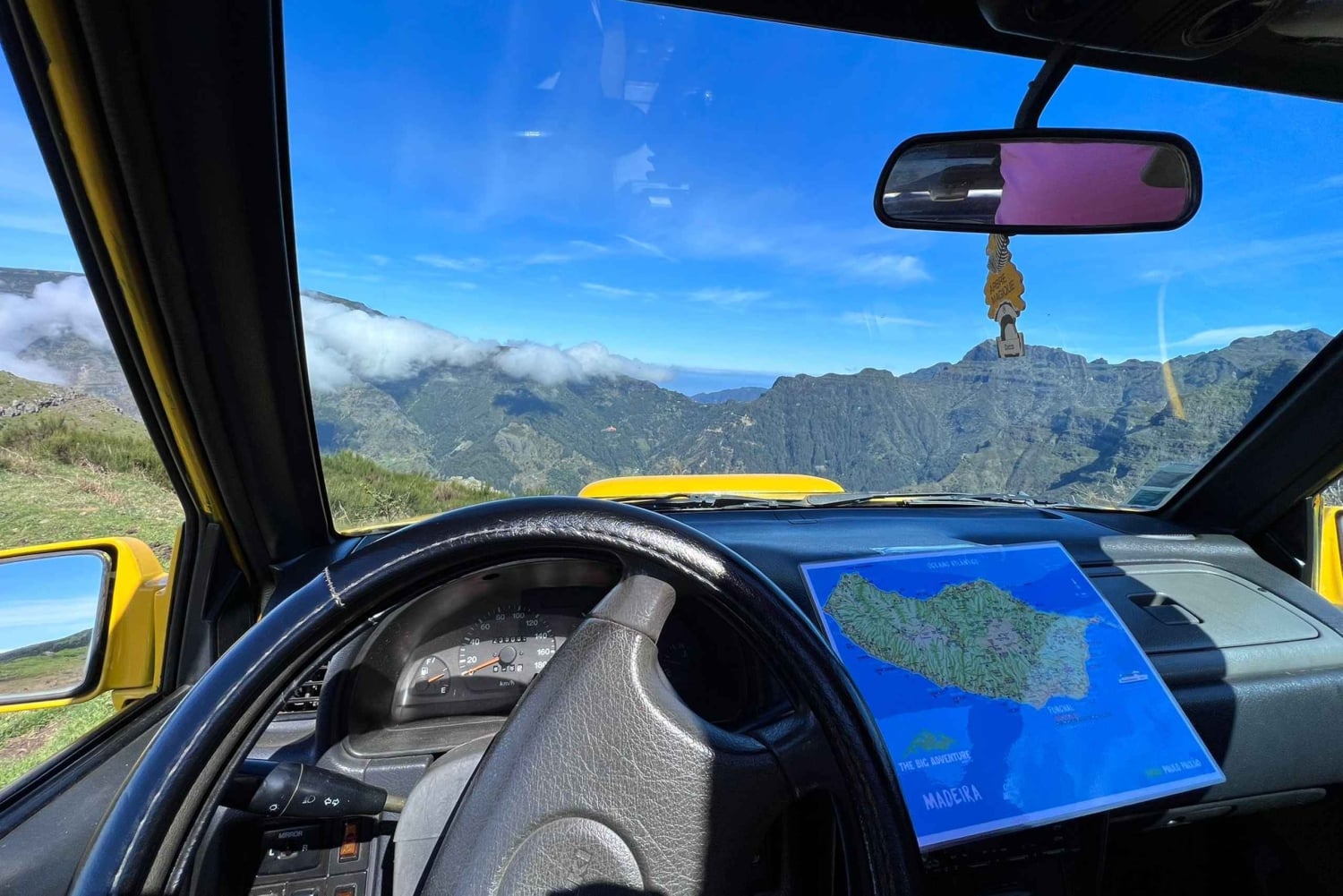 Fra Funchal: Guidet tur i en jeep i Madeira-bjergene