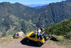 Fra Funchal: Guidet tur i en jeep i Madeira-bjergene