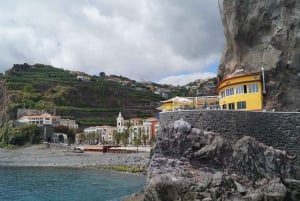 From Funchal: Levada Nova Hiking Tour with stopover at beach