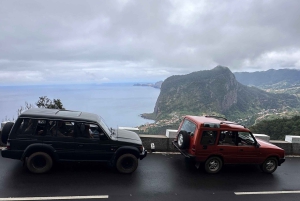 Vanuit Funchal: privétour in een jeep door het oosten of westen