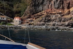 From Funchal: West Bays Sailing Tour with Lunch