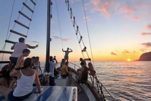 Funchal: Cabo Girão-tur på traditionell båt med dryck