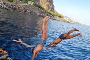 Funchal: Cabo Girão-tur på traditionell båt med dryck